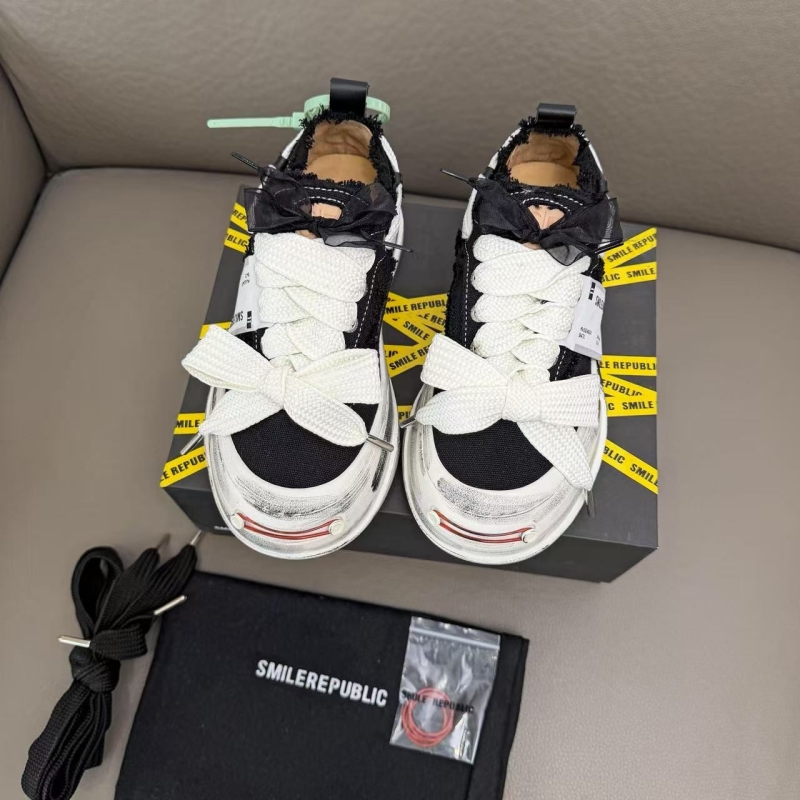 Smilerepublic Canvas Shoes